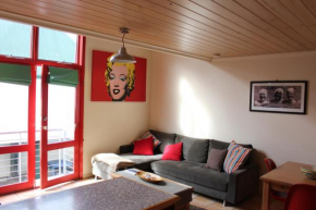 Cora Lynn - Apartment 18, Lorne